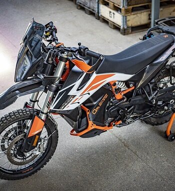 Barras de defensa y cubrecárter Outback Motortek para KTM 790 R / S